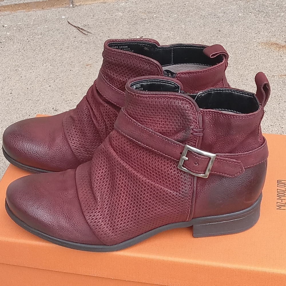 NIB Miz Mooz Suzy Leather Ankle Boots w/Buckle, 39 - Picture 3 of 8